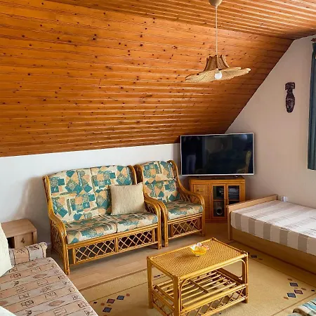 Ildiko Lak Hébergement de vacances Vonyarcvashegy