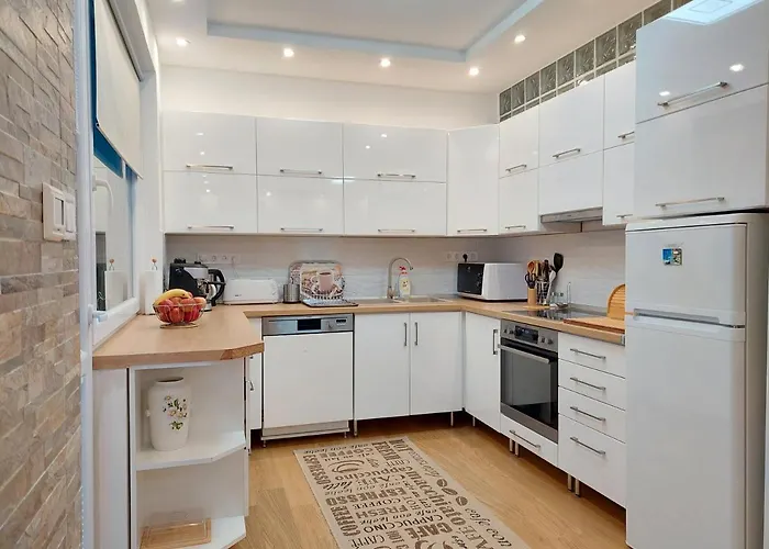 Ildikó Lak * Vonyarcvashegy