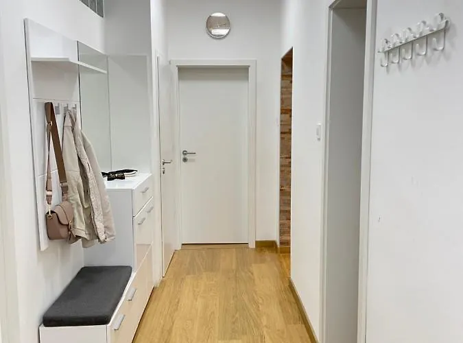 Nyaraló Ildikó Lak *