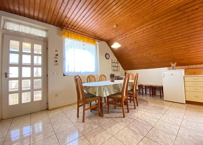 Ildikó Lak * Vonyarcvashegy